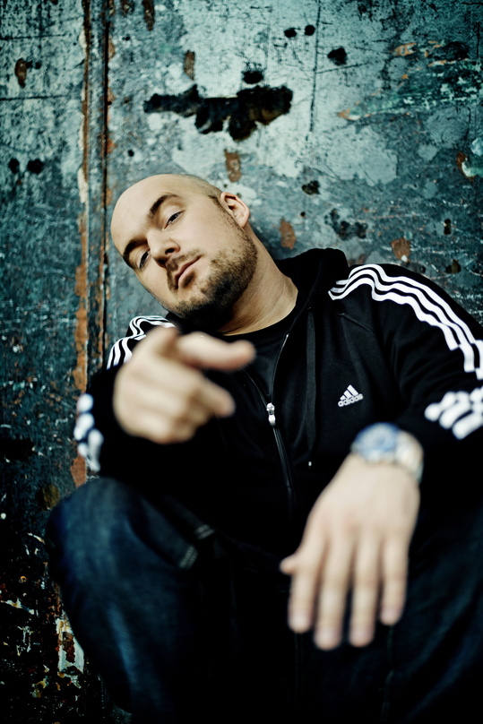Setzt mit dem Album "Aura" neue Maßstäbe, indem er ungewohnt viel von sich selbst in den Texten offenbart: Kool Savas