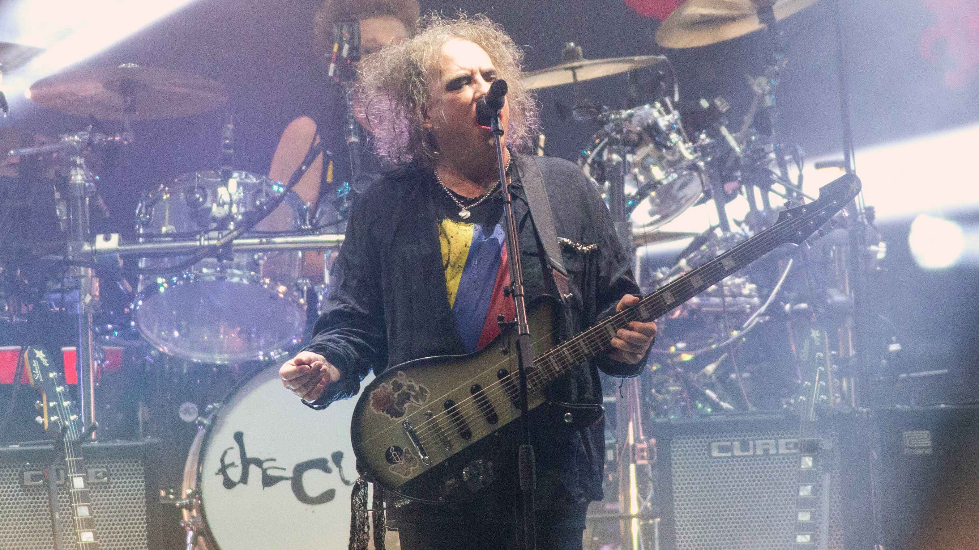 b637e00d 659b 44ca b04d 6ca46f0ca7a3 Erstmals auf eins in Deutschland: The Cure, hier bei einem Konzert in Bogota am 10. Dezember 2023.