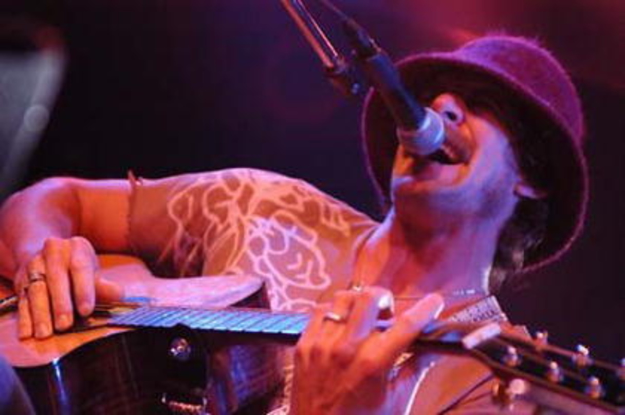 Singt mit und ohne Jack Johnson: Donavon Frankenreiter