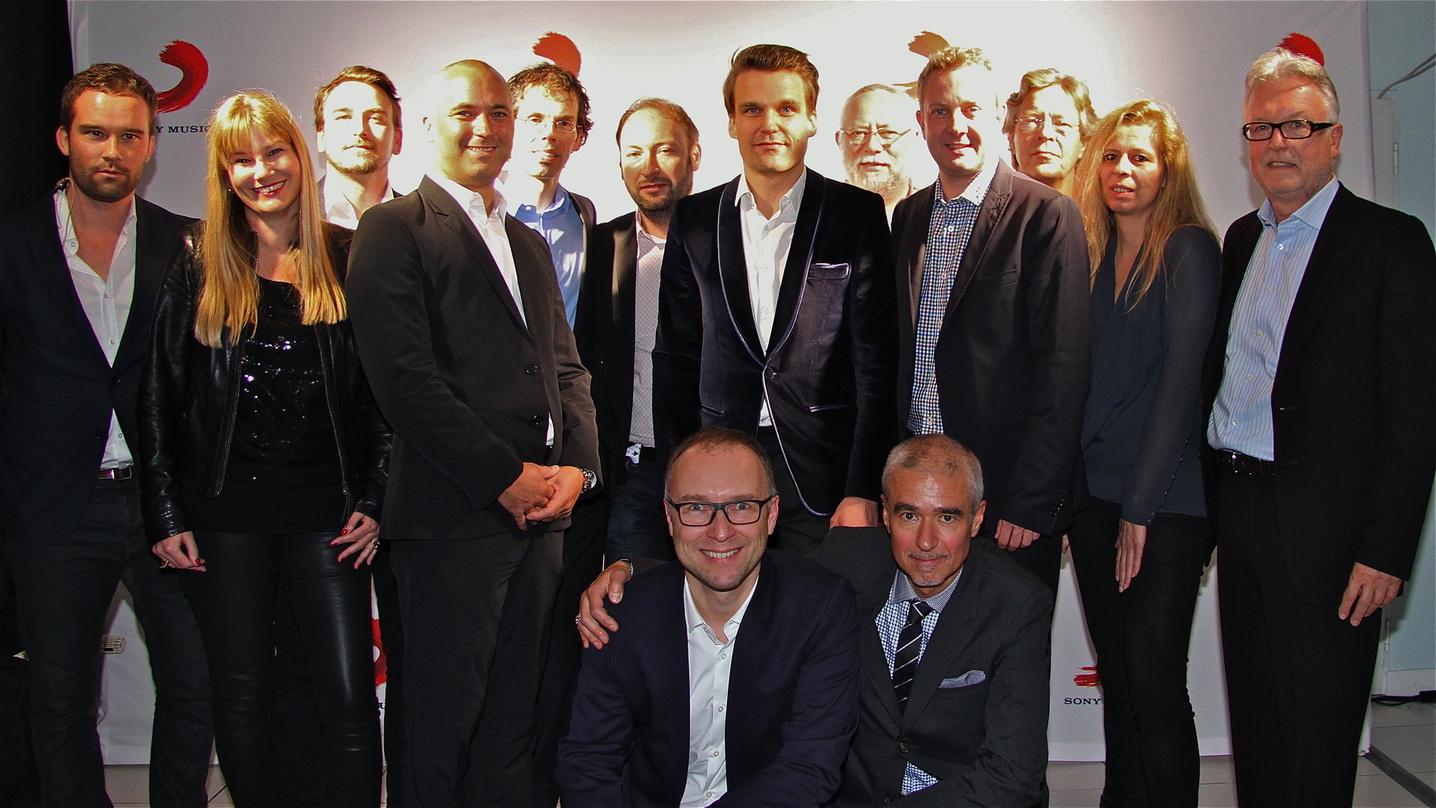Das Sony-Team aus Deutschland, Österreich und der Schweiz bei Laut in München 2013 (hinten, von links): Sebastian Hornik, Carolyn Schlak, Dietmar Lienbacher, Stefan Goebel, Michael Brüggem...