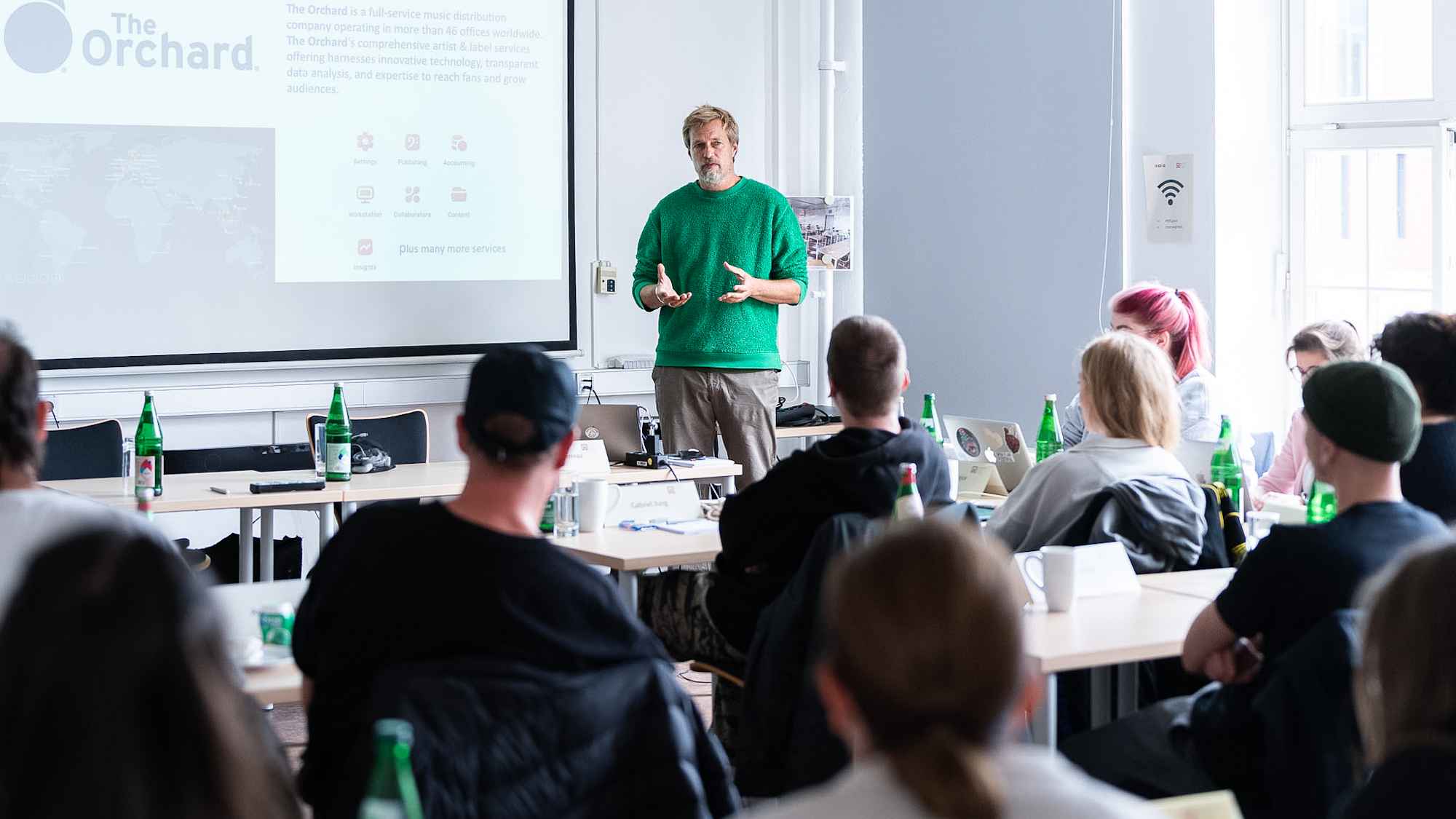 Will künftig auch Musikmanager:innen weiterbilden: Die Music Business Summer School.