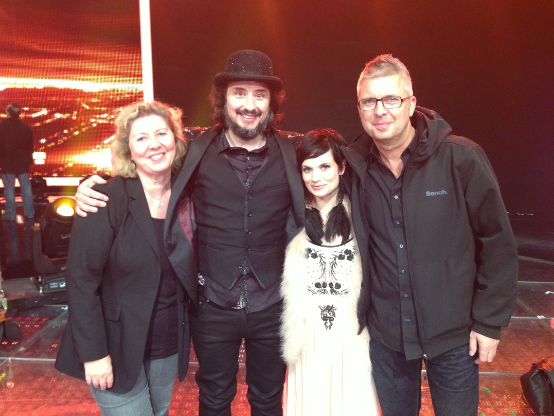 Gehen nun den Weg gemeinsam (von links): Karin Heinrich (Heinrich & De Wall), Steffen Brückner, Sarah Nücken (beide Mrs. Greenbird) und Freddie de Wall (Heinrich de Wall)