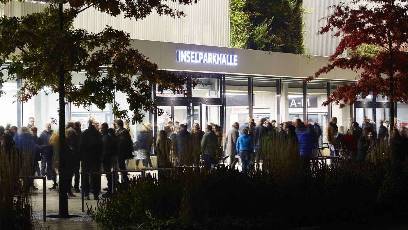 Heißt vorübergehend  Inselpark Arena: die edel-optics.de Arena in Hamburg.