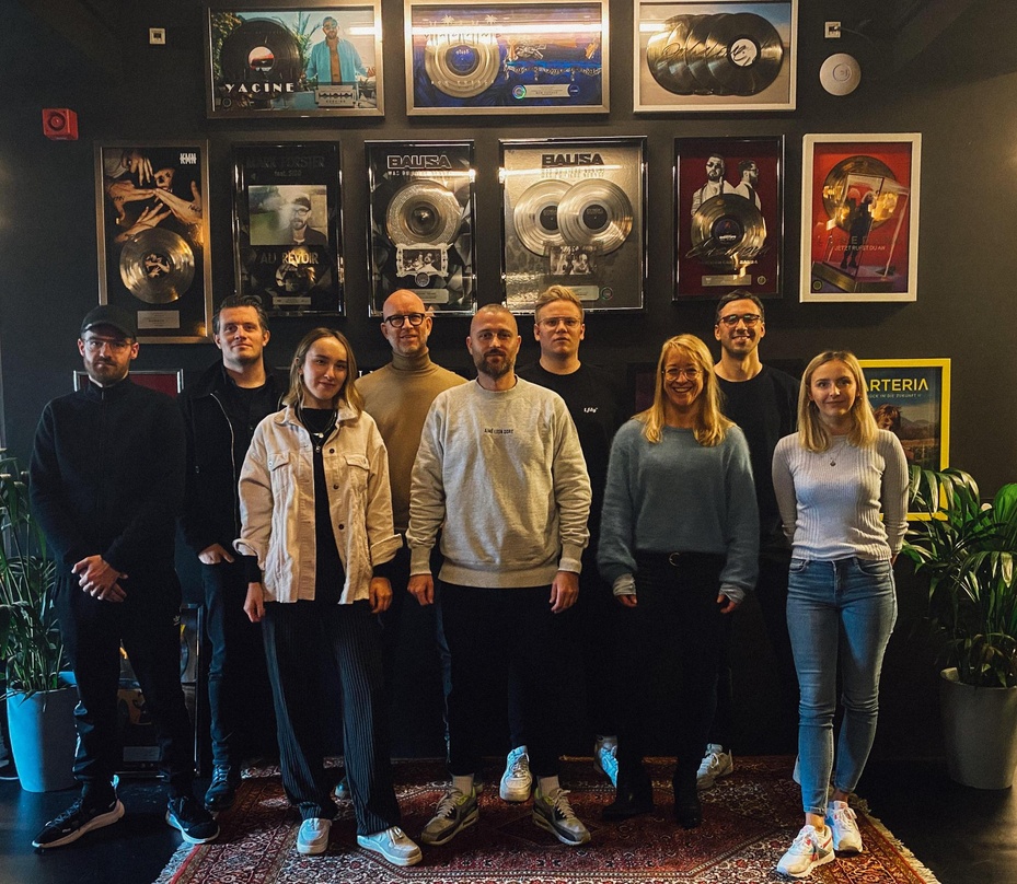 Trafen sich bereits in Zeiten vor Corona (von links): Philippe L'Estrange (A&R Manager EFE Europe), Thomas Vidovic (Managing Director UMPG Germany, Senior VP Austria and Switzerland), Jani...