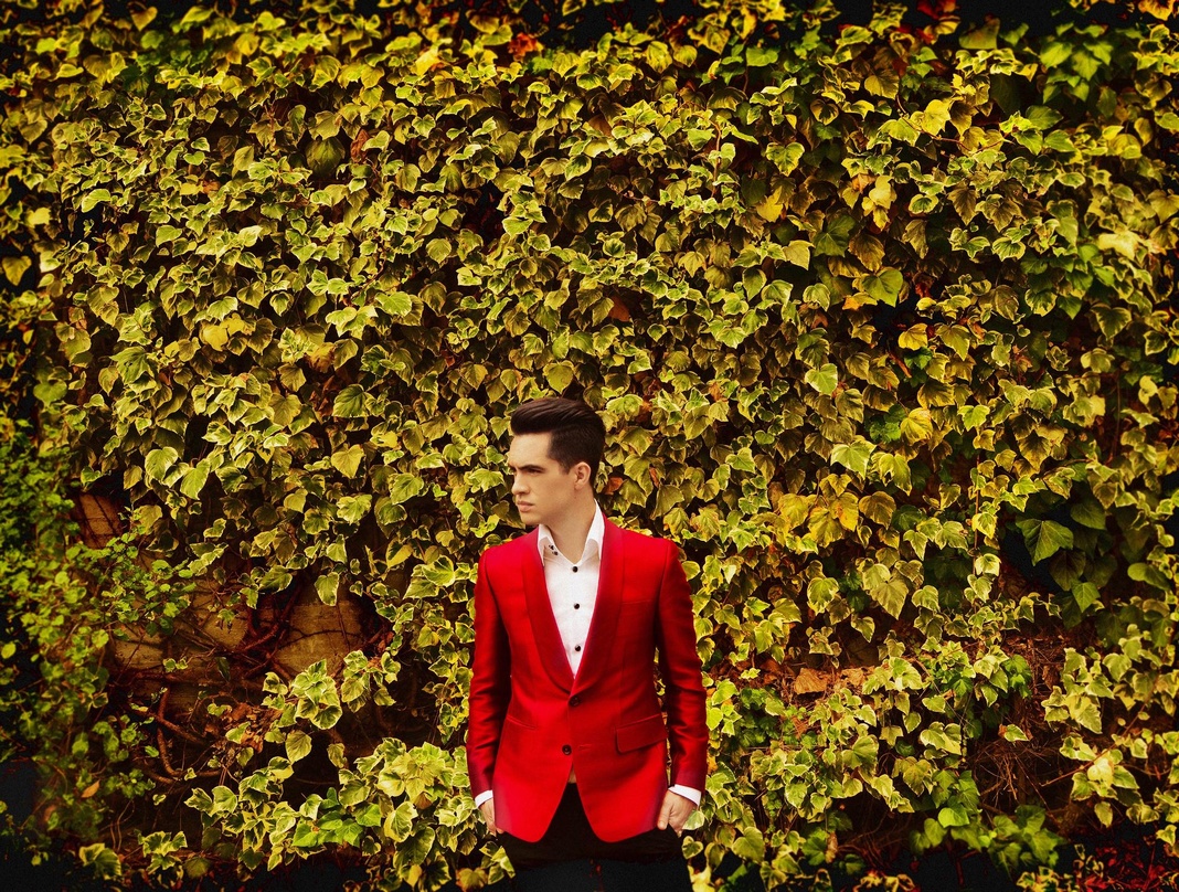 b800d5c51e6bbdef0695a6d6bbfc4b7ed0f40a44badb0ede41a563fa9c1c57e6 Mit seiner Band Panic! At The Disco erstmals ganz oben: Brendon Urie