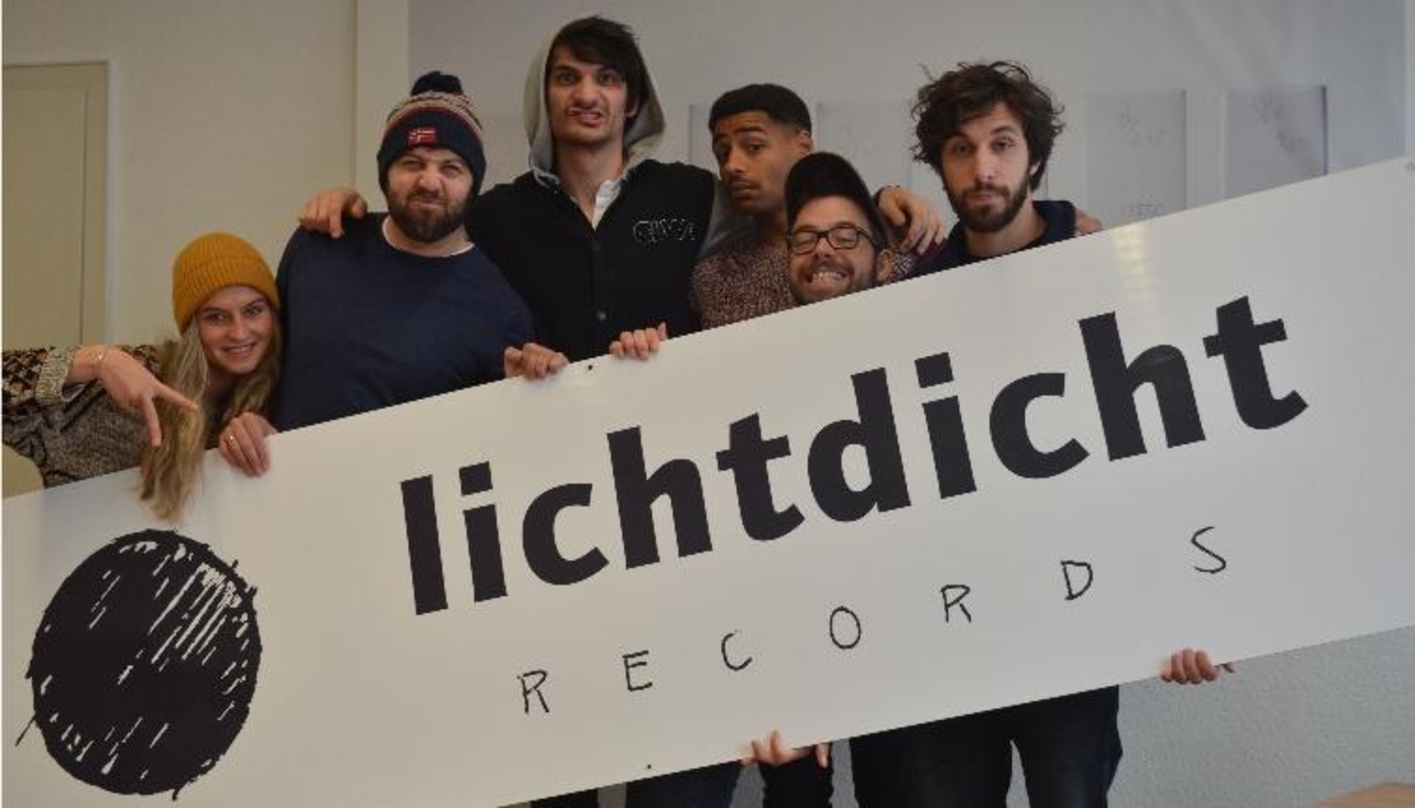 Arbeiten gemeinsam an "Clarity" (von links): Dorothea Szota, Tobias Herder, James Hersey, Biko Ojumah, Christian Binar und Moritz Buchmann