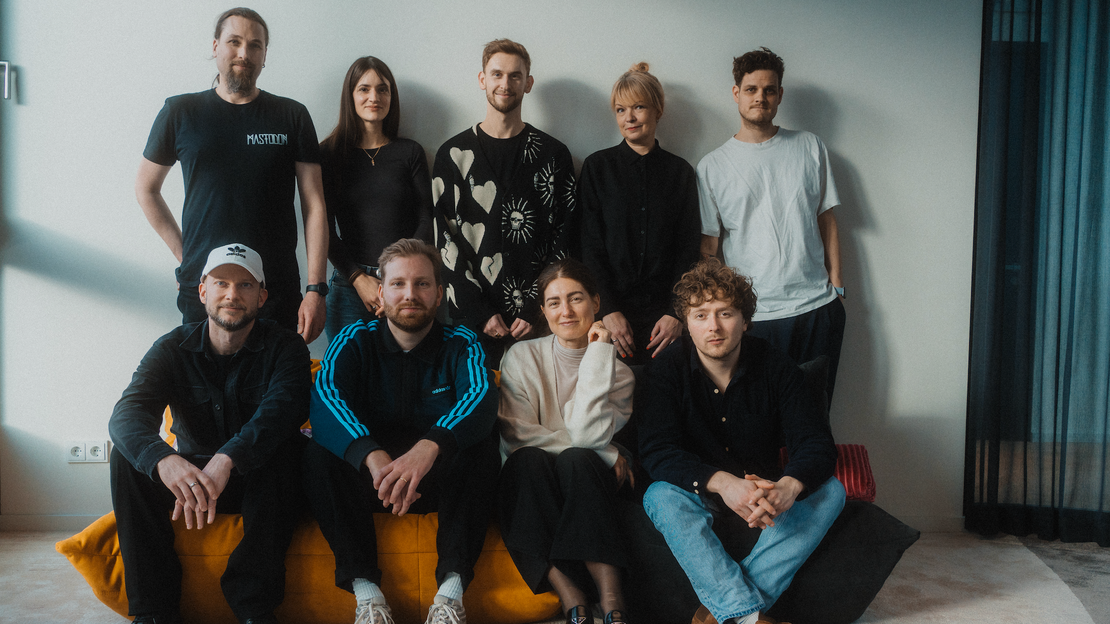 Bilden bei Warner Chappell Music Germany die neu formierte "Full-Service-Unit" für die Bereiche Sync, Production Music und Music Collaborations (hinten, von links): Sascha Peters (Director...