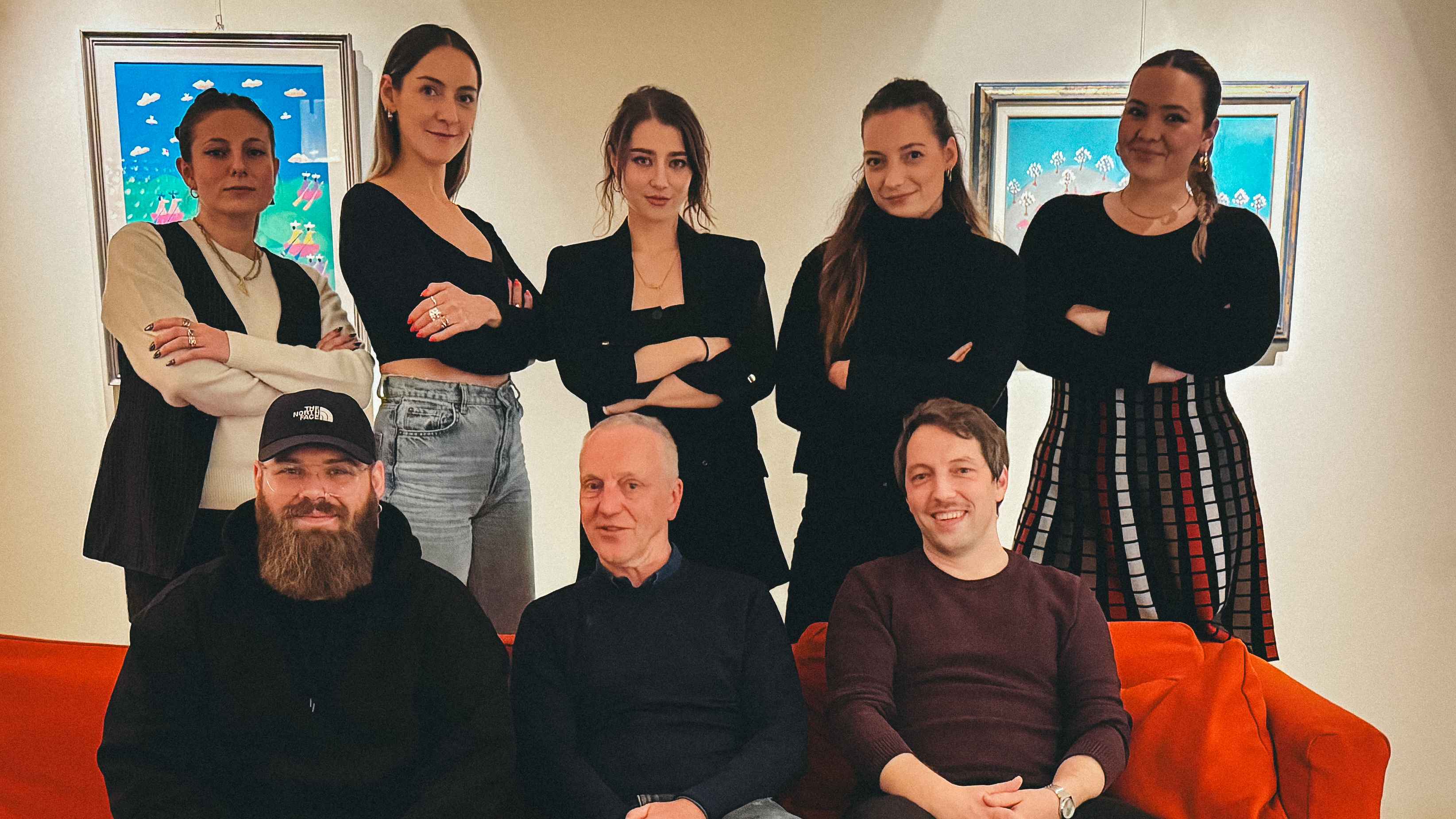 Arbeiten nun zusammen (oben, von links): Clarisse Campana, Nele Köppen (beide Management Campana & Koe), Marie Bothmer, Sara Bianco (Produktmanagement Embassy of Music) und Savanna Prussak...