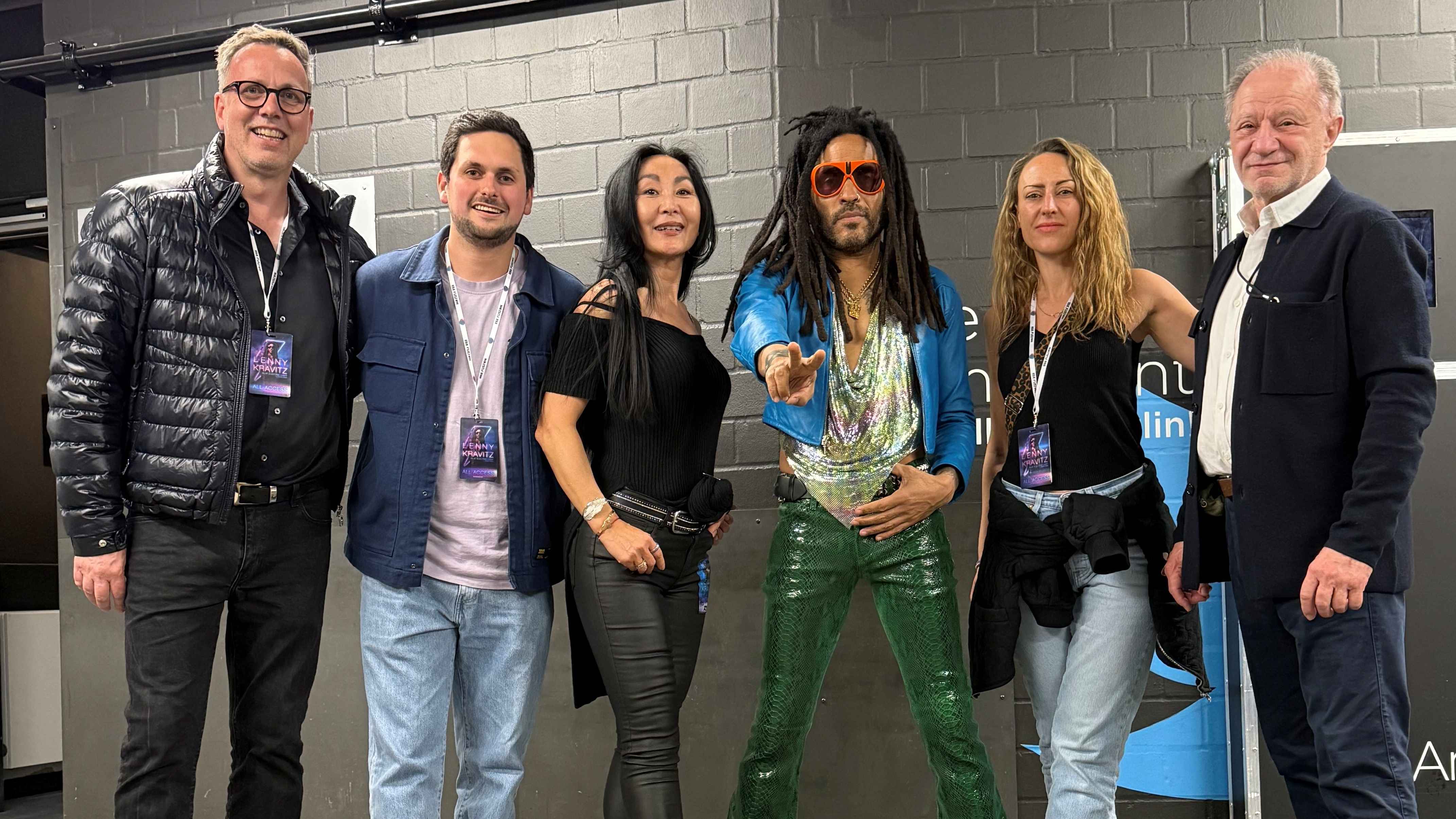 Blicken auf eine erfolgreiche Tour zurück (von links): Jobst Neermann, Juan Velez (beide RBK Fusion), Meylan Chao, Lenny Kravitz, Kathleen Wortha-Mussell (RBK Fusion) und Klaus Bönisch (KB...
