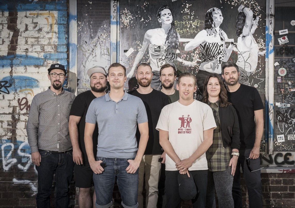 Wollen mit "Alle gegen Alle" aufrütteln und die Charts aufmischen (von links): Tobias Zumak (Senior Product Manager Four Music), Selcuk Erdogan (Management Zugezogen Maskulin), Testo (Zuge...