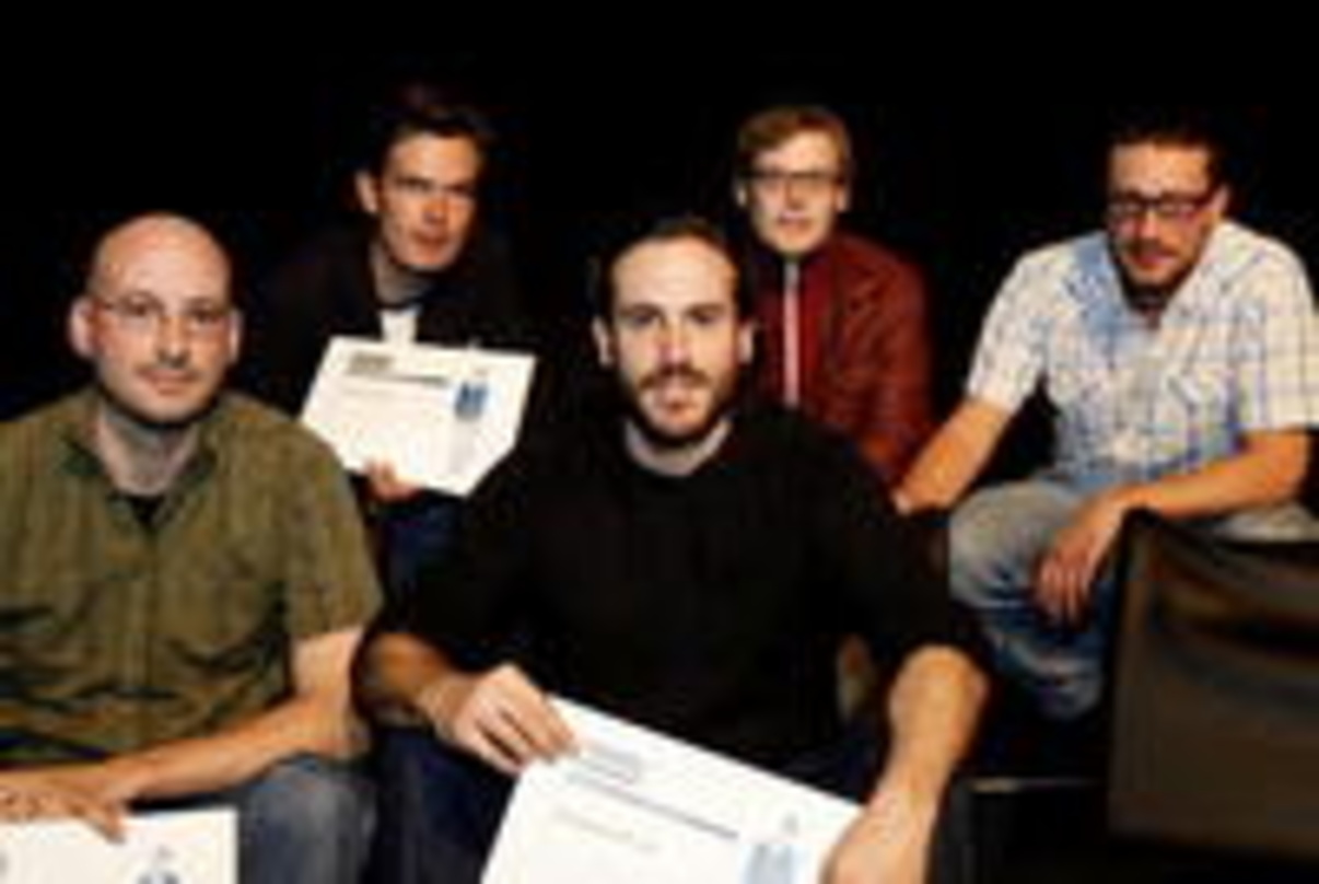 Gefördert (v.l.n.r.): Benno Riedmann (LeechRedda), Rolf Aeschimann (Stattmusik), Martin Prader (Kuenschtli.ch), Lukas Fischer (Little Jig) und Christian Fighera (Gentlemen Records)