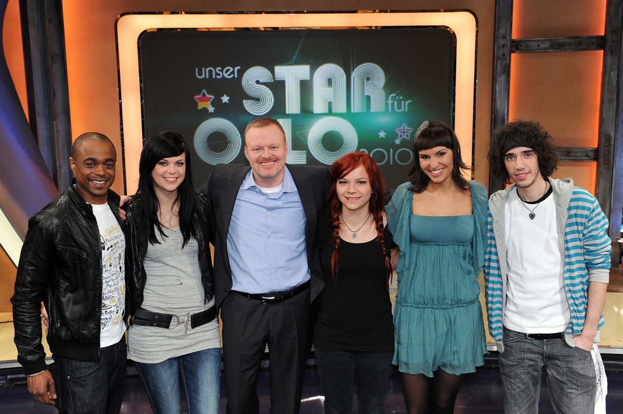 Machen weiter (v.l.n.r.): Leon Taylor (26, aus Dietzenbach), Jennifer Braun (18, aus Eltville), Stefan Raab, Maria-Lisa Straßburg (21, aus Neuhof), die 2008 bereits mit einem Bayerischen M...