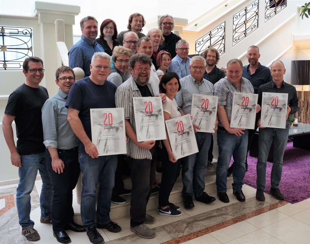 Engagieren sich für den Tonträgerfachhandel (vorn, von links): Daniel Ahrweiler und Tim Geppert vom AMM-Team mit den Gründungsmitgliedern Hugo Heinzen, Alex Markgraf, Diana Wolff, Bodo Boc...
