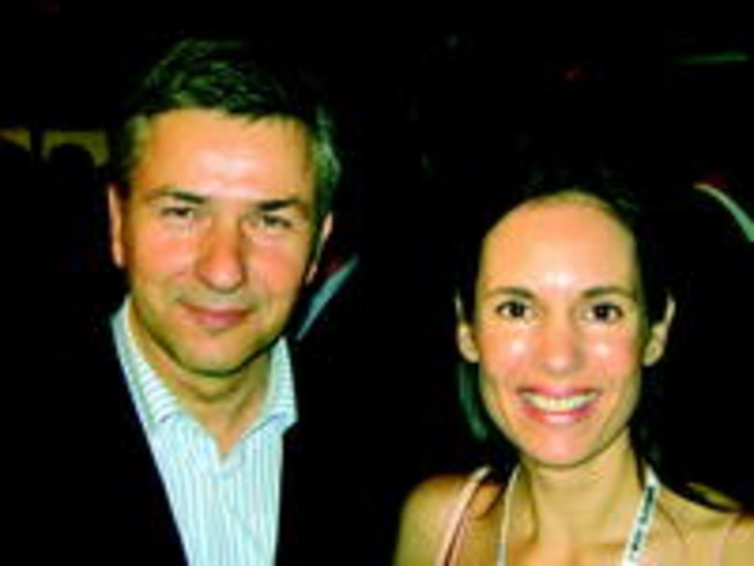 bbdd7666ca04e9959b021ace7e0b6ce27e0e5865fd031f7bc75708c69cd581fd Erläutert Berlins Bürgermeister Klaus Wowereit das neue MTV: Catherine Mühlemann auf der Einweihungsparty in Berlin
