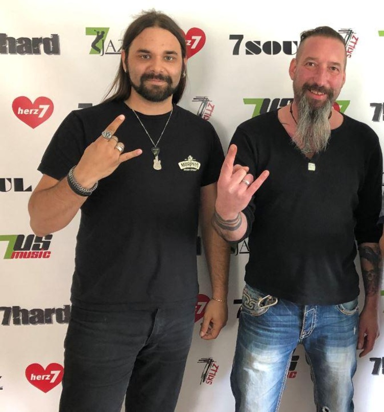 Freuen sich auf die Zusammenarbeit: Nino Gaumann (links) und Oliver "Scheppi" Scheppner