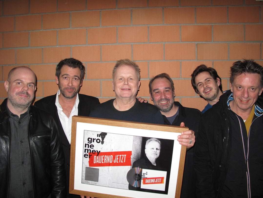 Bei der Awardübergabe: Bernd Blankenburg, Ivo Sacchi, Herbert Grönemeyer, Carlo Pozzi, Lenz Hein und Hank Merk.