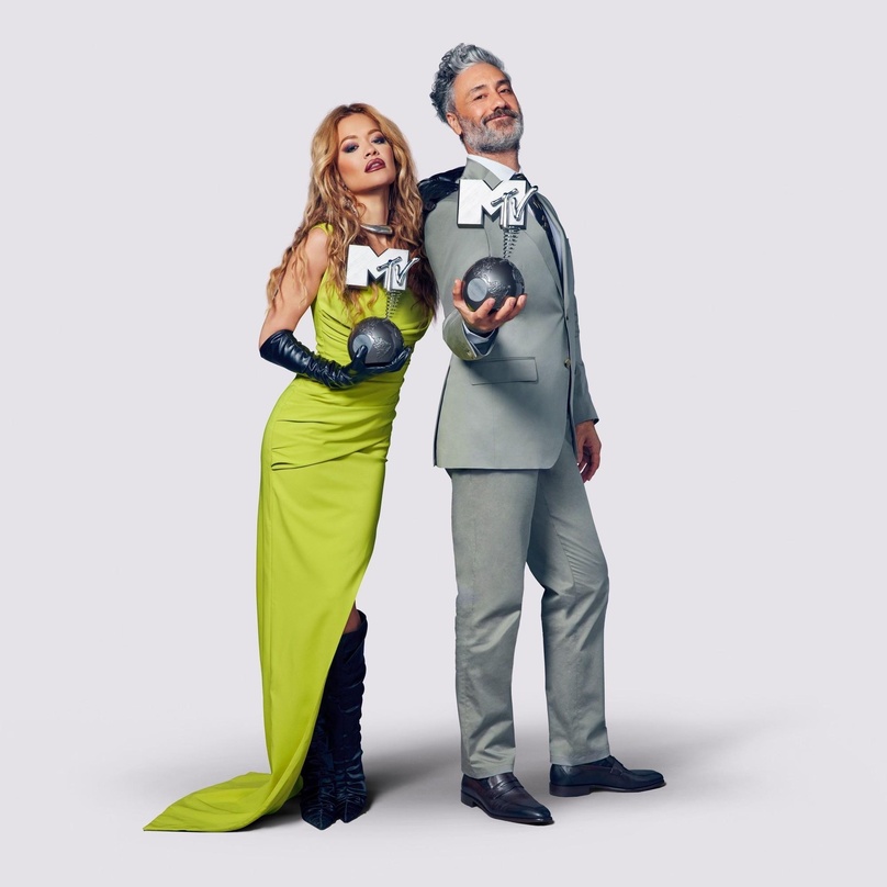 Bald "Live on Stage" in Düsseldorf: Rita Ora und Taika Waititi