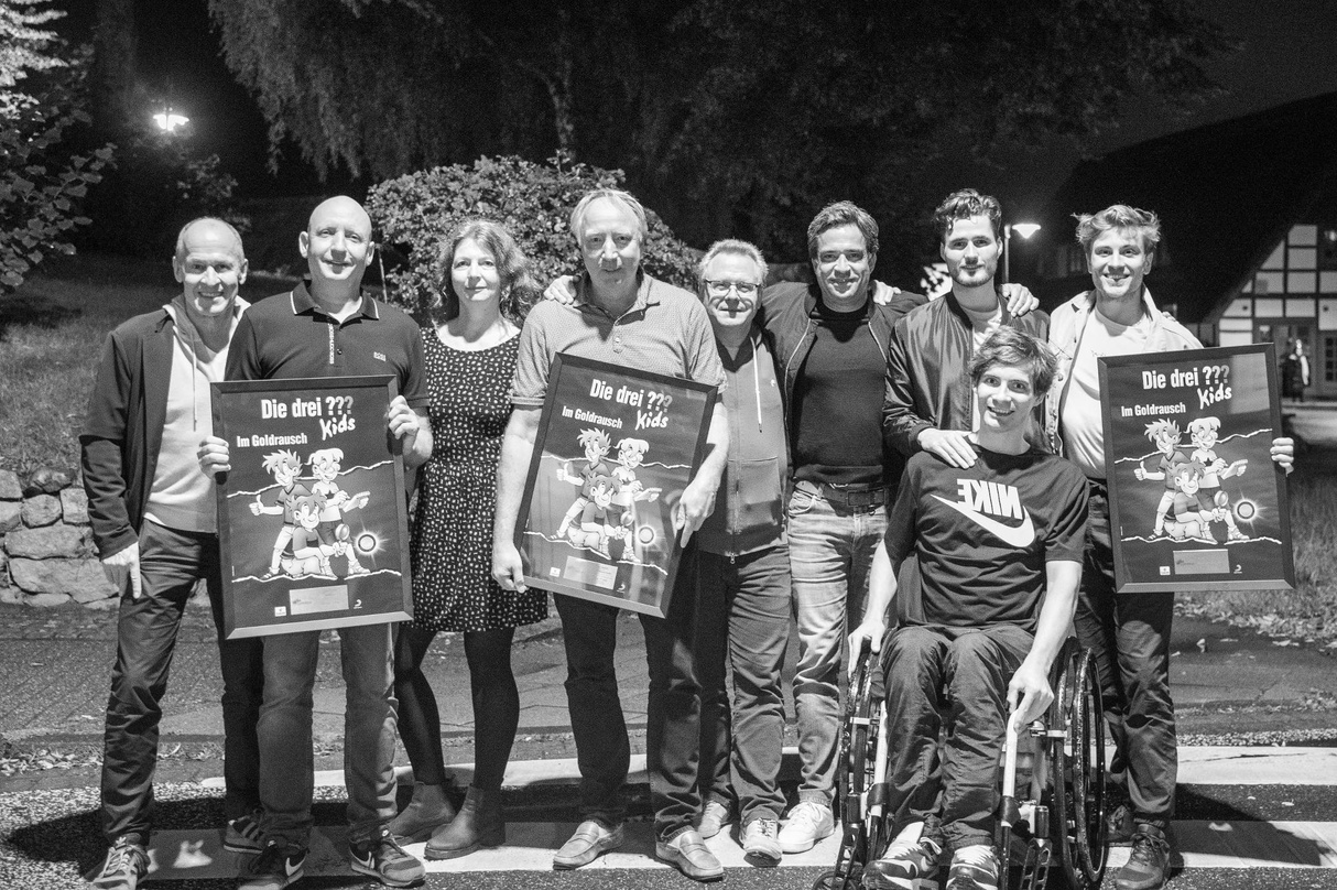 Ausgezeichnet (von links): Matthias Krauße (Legal Sony Music Family Entertainment), Produzent Gunnar Blanck; Maike Müller (Senior Content and A&R Manager Europa), Autor und Regisseur Ulf B...