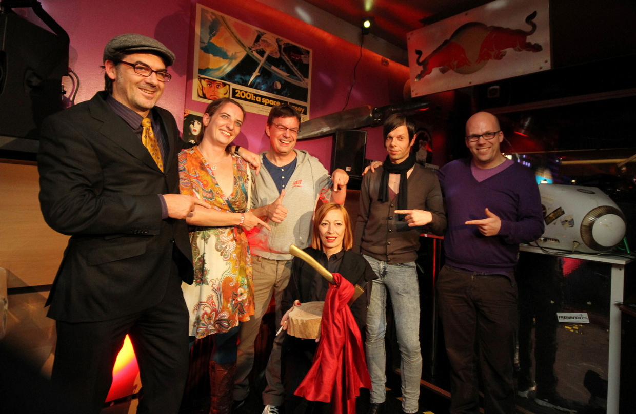Bei der Preisverleihung in Hamburg (v.l.n.r.): Reinher Karl, Eva Kiltz, Jörg Heidemann, Gudrun Gut, Lars Potyka und Reimut van Bonn