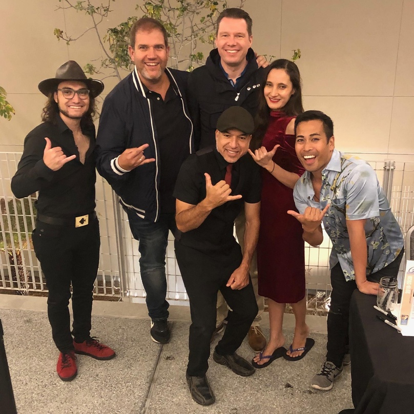 Neue Partner (von links): Ramiro Marziani Guidone (Musiker Taimane), Jan Mewes (Mewes Entertainment Group), Thorsten Harm (Rodeostar), Jonathan Heraux (Musiker Taimane), Taimane und Li'o (...