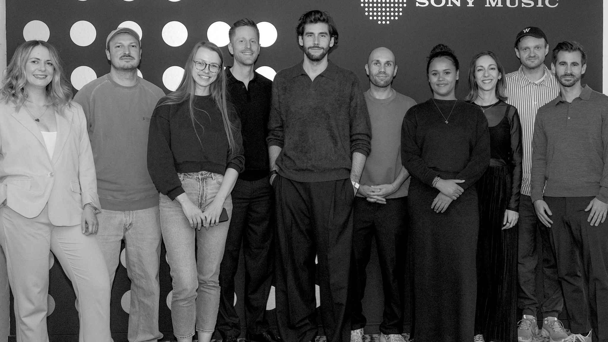 Im Gruppenfoto (von links): Katie Kirk (Vice President Epic Sony Music), Andreas Schubert (Lavadero Records, Iro Iro Music), Sarah Badke (Senior Manager Label & Project Management Sony Mus...