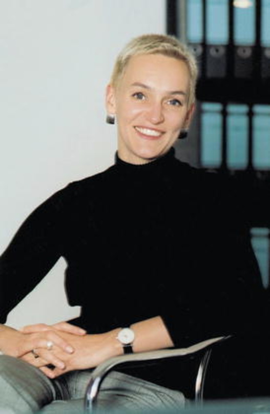 bd8d5d5ce8cd9b9e0672040fd17220014bd0d7b5f2257e068148be5313efce3a Bringt Visuel Kei nach Deutschland: Antje Lange