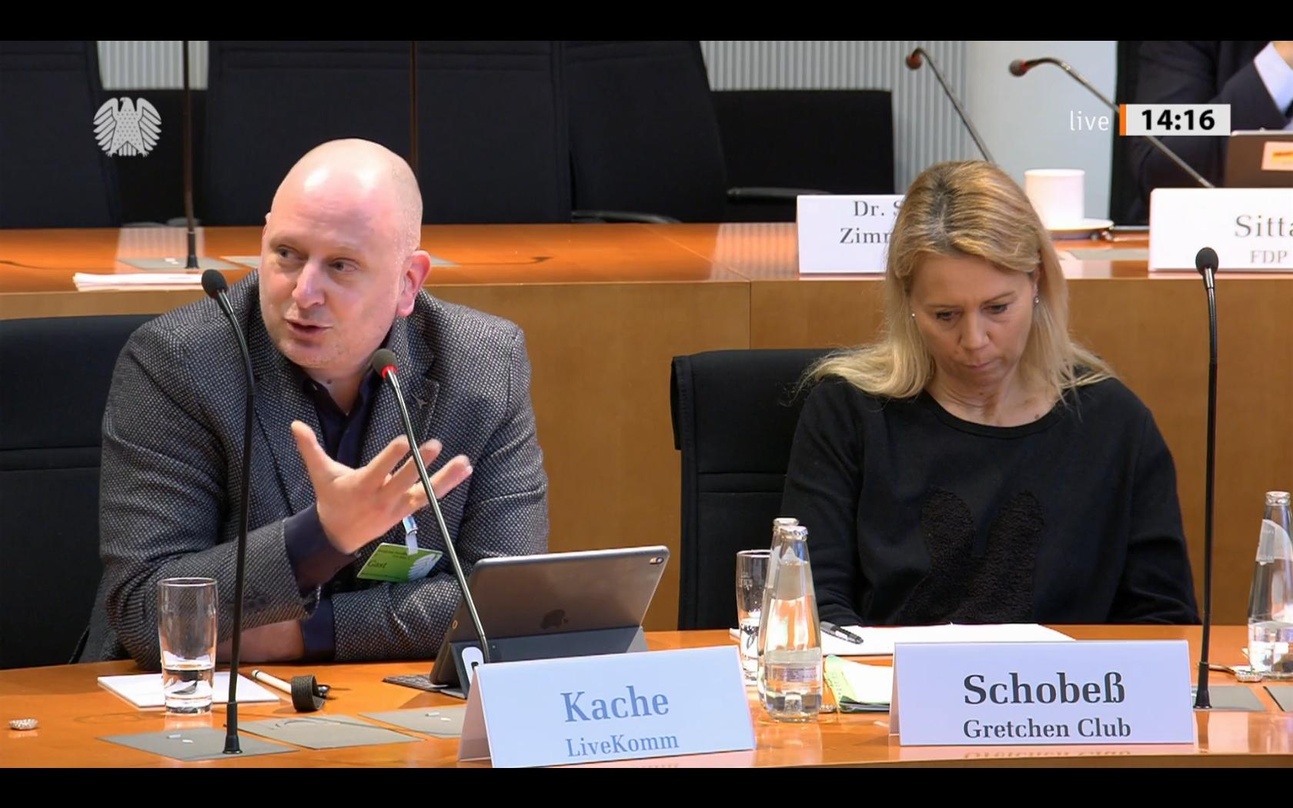 Schilderten ihre Erfahrungen mit Problemen wie Lärmschutz oder heranrückender Bebauung: Steffen Kache (LiveKomm, Distillery, Leipzig) und Pamela Schobeß (Clubcommission Berlin, Gretchen)
