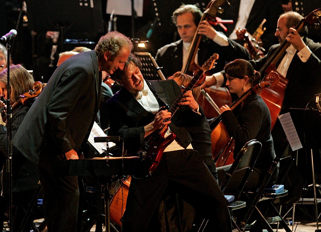 Wil einen "Brückenschlag" zwischen Rock und Klassik umsetzen: die Neue Philharmonie Frankfurt