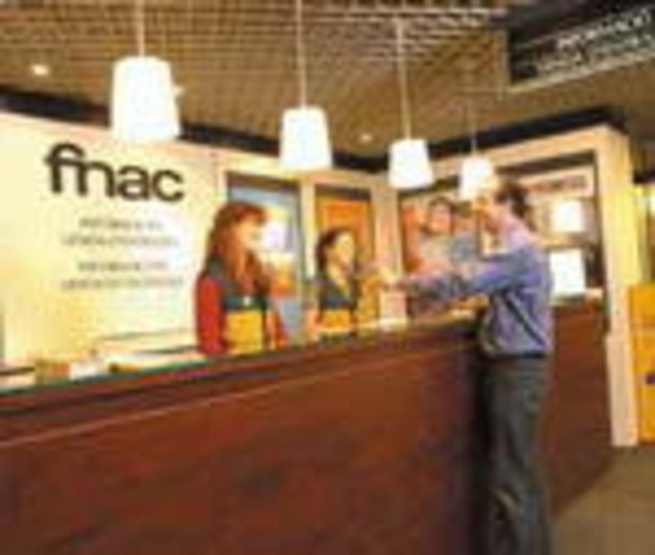 bdcc520632c413b336a548424634575680f43e8fe6e52a1fb547c329eb69e44b International im Plus: Fnac-Shops