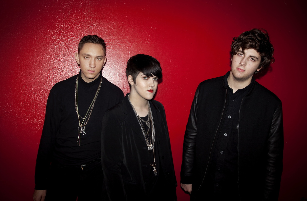 Können sich in Großbritannien über ihr erstes Nummer-eins-Album freuen: The xx