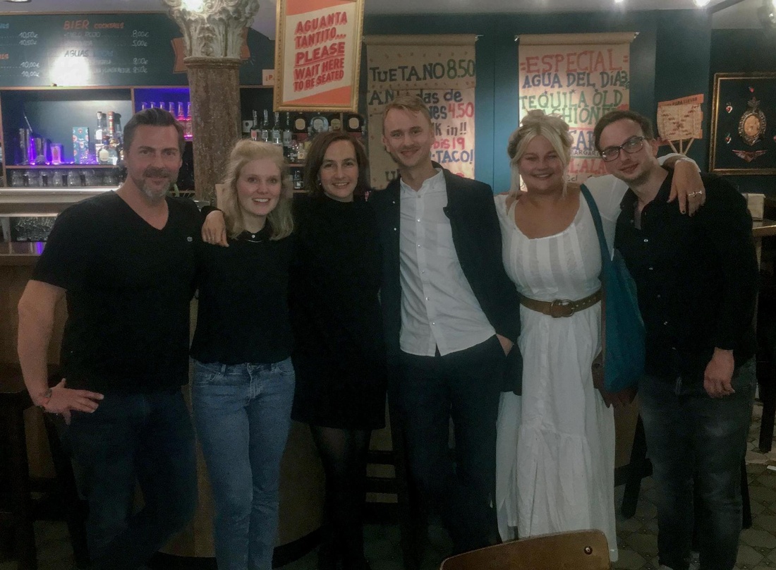 Bei der Vertragsunterzeichnung (von links): Björn Mathes (Managing Director ferryhouse), Laura Dath-Lienenkämper (Manager Sales & Business Development ferryhouse), Anne Riedel (PR Manager ...