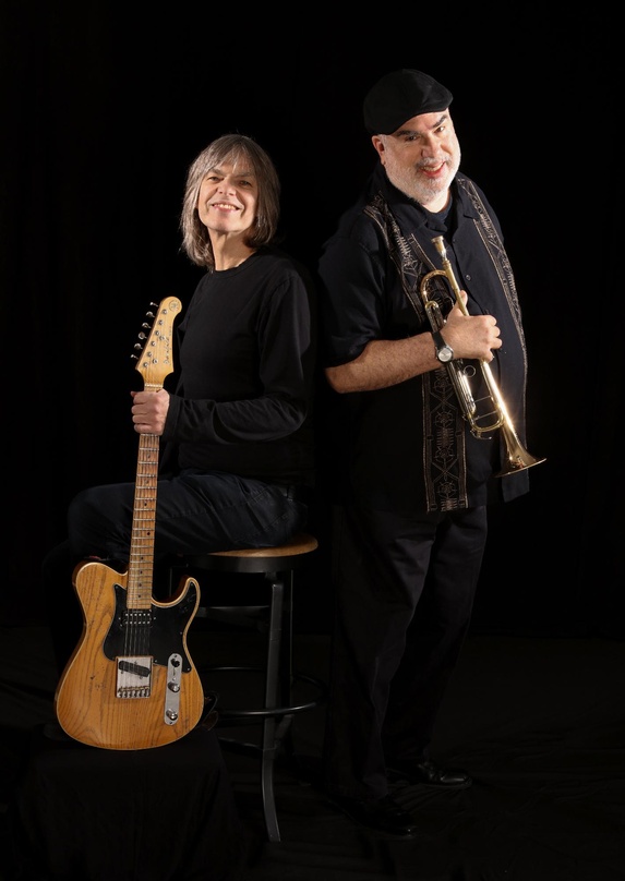 Treten erstmals gemeinsam beim Jazz Sommer im Bayerischen Hof auf: Mike Stern (links) und Randy Brecker