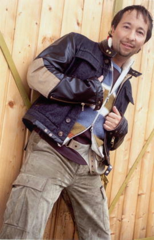 bf9c6c2432a62da71c79347edf23433ef63d1e68ab93e56c7b812a20500ec421 Spielt Pirat in Disneyland: DJ Bobo