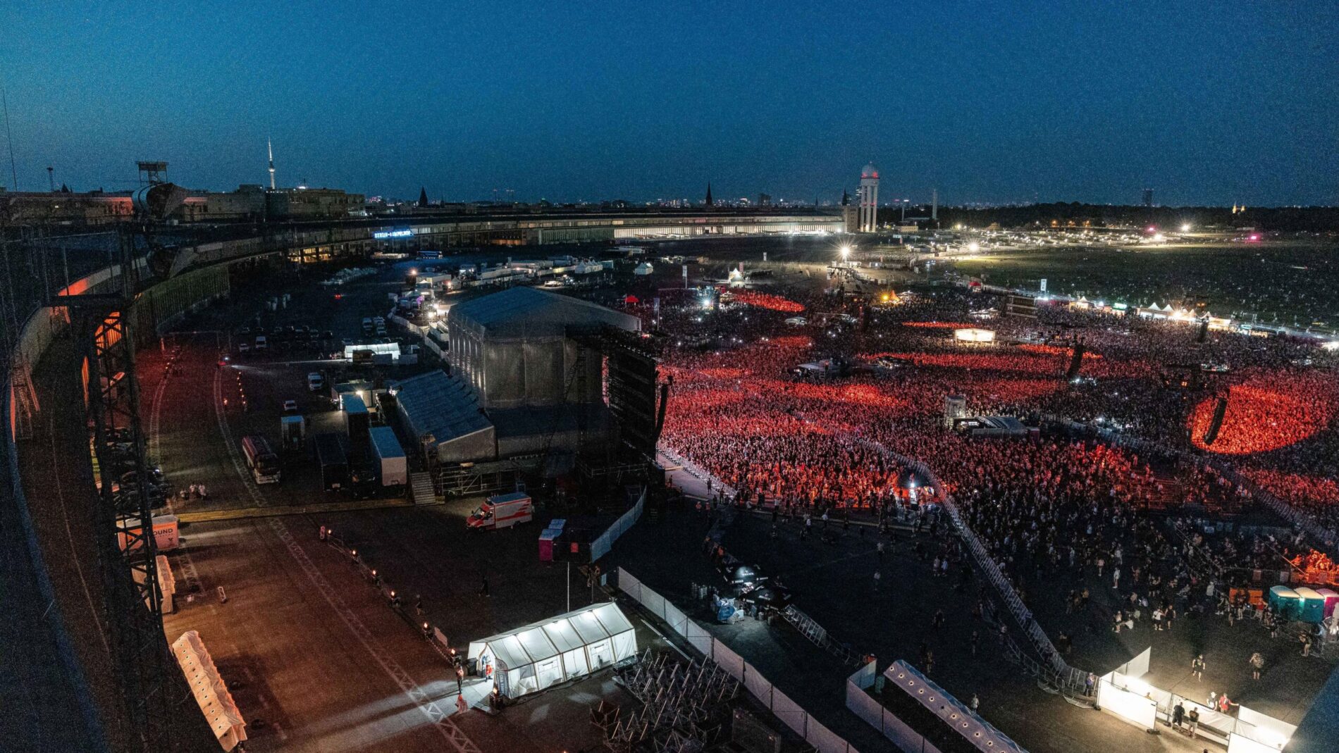 Schauplatz für sechs Konzerte im Rahmen von Labor Tempelhof: Das Tempelhofer Feld in Berlin.