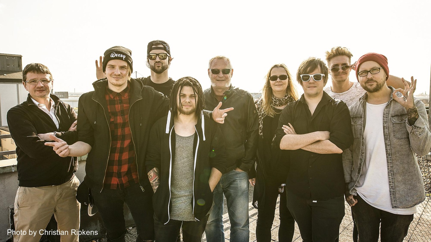 Wollen gemeinsam international reüssieren (von links): Jens Gödde (Exact Management), Pascal Schillo, Kevin Ratajczak und Sebastian "Sushi" Biesler (alle Eskimo Callboy), Wolfgang Funk (Pe...