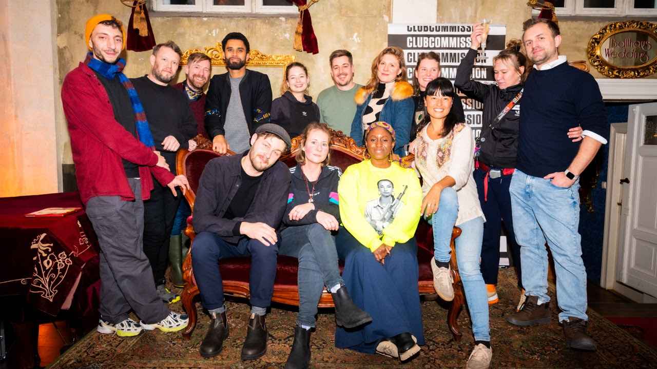 Der gesamte neu gewählte Vorstand der Clubcommission (von links): Zuher Jazmati, Daniel Plasch, Marcel Weber, Aziz Sarr, Konstantin Krex, Zoe Uellendahl, Nicole Erfurth, Florian Falkenhage...