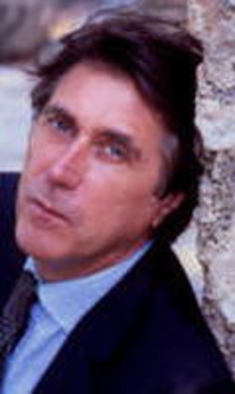 Singt und spielt für die neue CLS-Klasse von Mercedes: Bryan Ferry