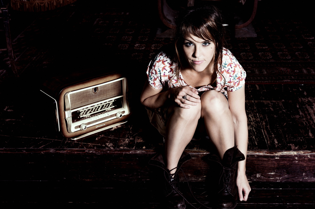 Frisch mit Gold bedacht und im Sommer wieder live unterwegs: Zaz