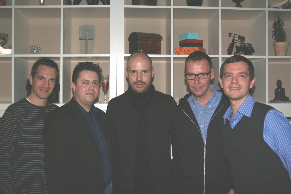 Präsentierten das neue Album: Christopher von Deylen alias Schiller (M.) und sein Team||Präsentierten das neue Album (v.l.n.r.): Peter Goebel (Presse-Peter), Peer Jalowietzki, Christopher ...
