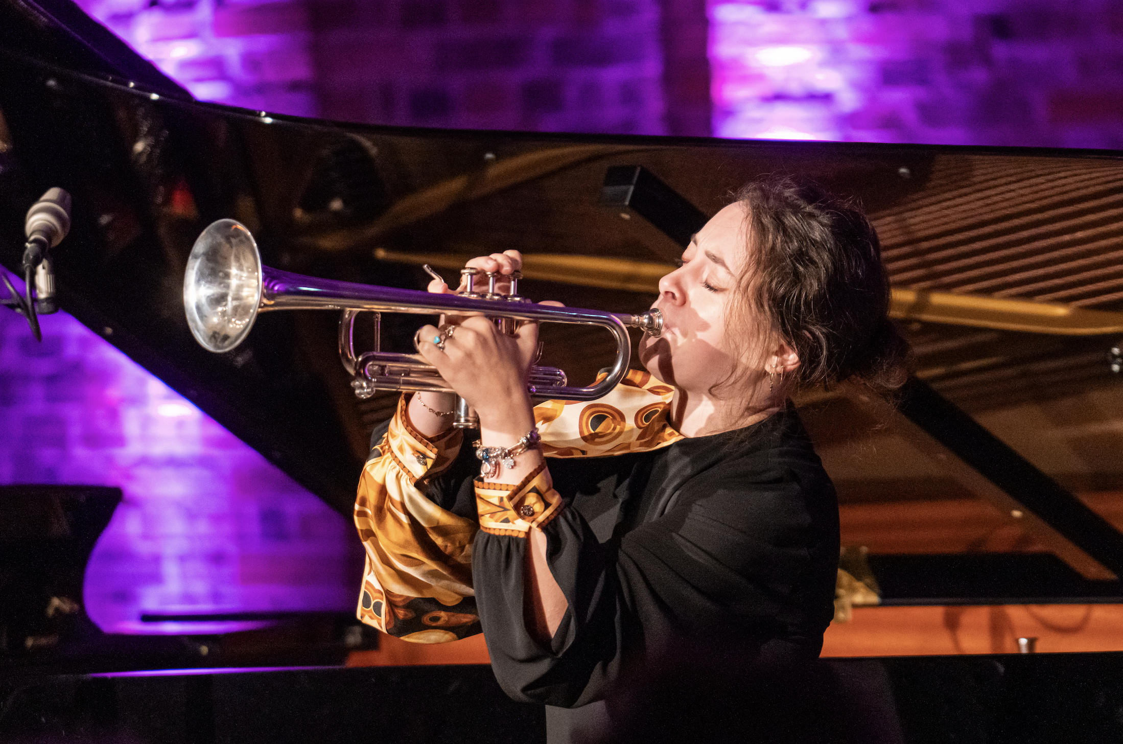 Überzeugte beim Opus Klassik 2025 mit Auftritten an gleich beiden Abenden: die Trompeterin Lucienne Renaudin Vary.