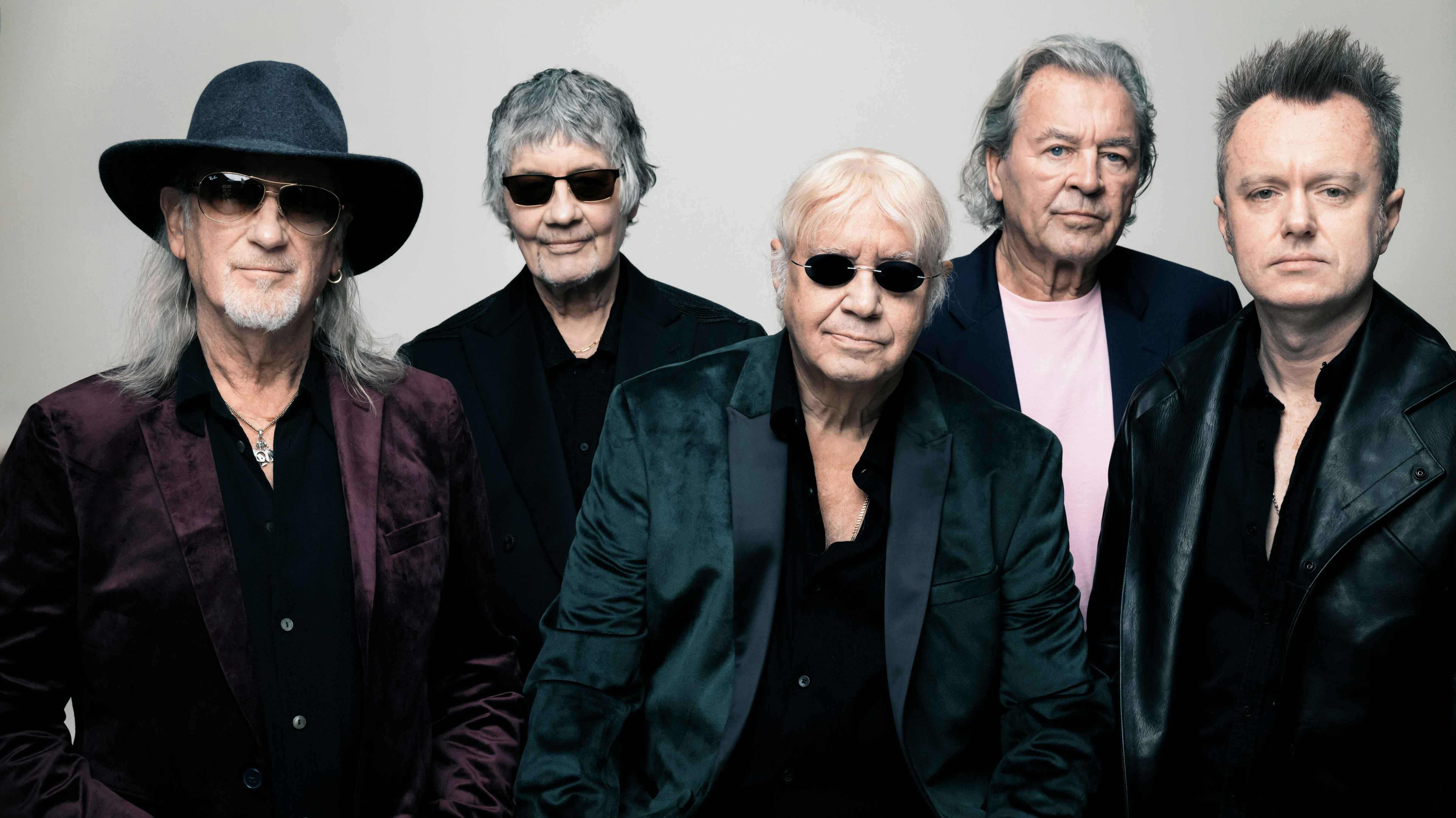 c3e8c28d ed69 4e8d a8de 2d08ad0d65c8 Haben in neuer Besetzung "=1" aufgenommen: Deep Purple mit (von links) Roger Glover, Don Airey, Ian Paice, Ian Gillan und Simon McBride..