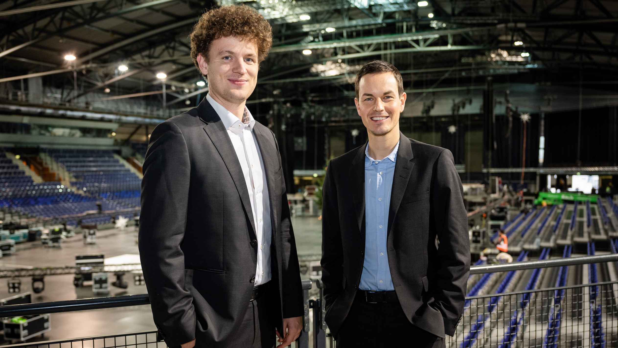 c445bd1a e0f6 46e1 827e 959496d09d12 Zeichnen zu dritt mit Michael Kölmel für die Geschicke der Arena in Leipzig verantwortlich: Matthias Kölmel (links) und Philipp Franke.