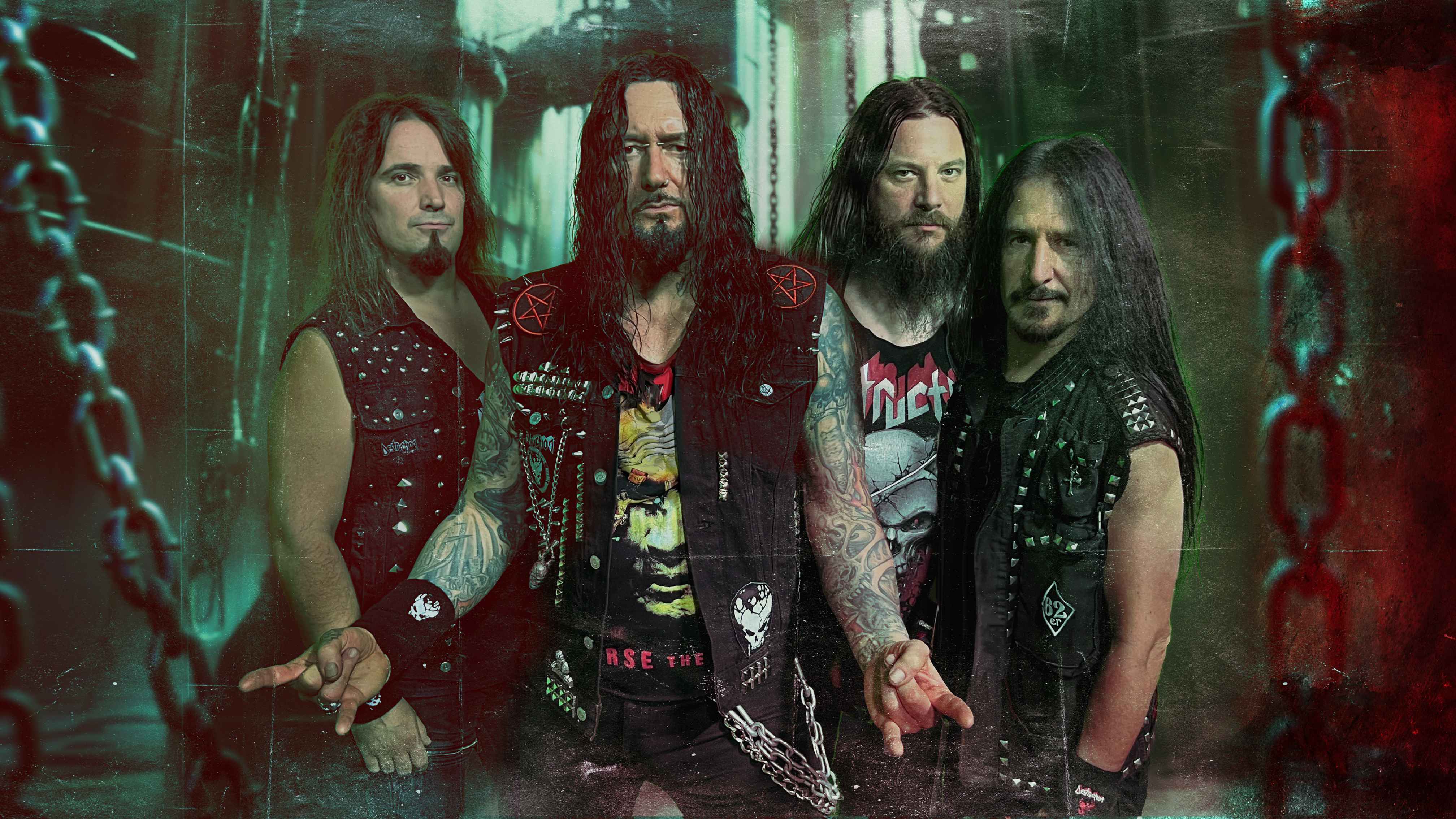 Verlegt seine Werke nun bei Iron Avantgarde Publishing: Marcel "Schmier" Schirmer (2. von links), hier mit seiner Band Destruction.