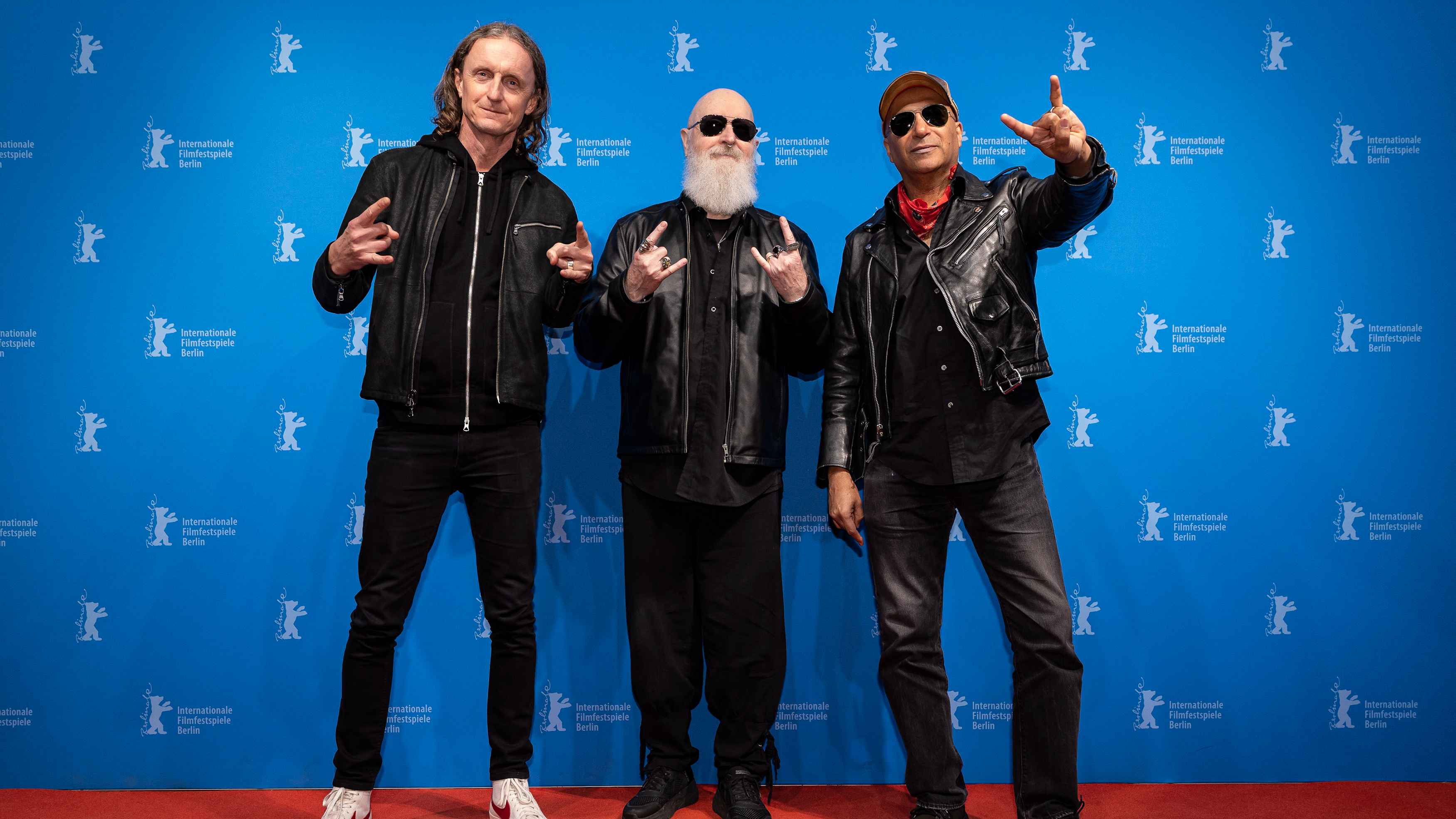 c5ee6d37 95b0 4586 bd2d 8936bda069e5 Auf dem Berlinale-Red-Carpet (von links): Sam Dunn (Regisseur), Rob Halford (Judas Priest), Tom Morello (Co-Regisseur).