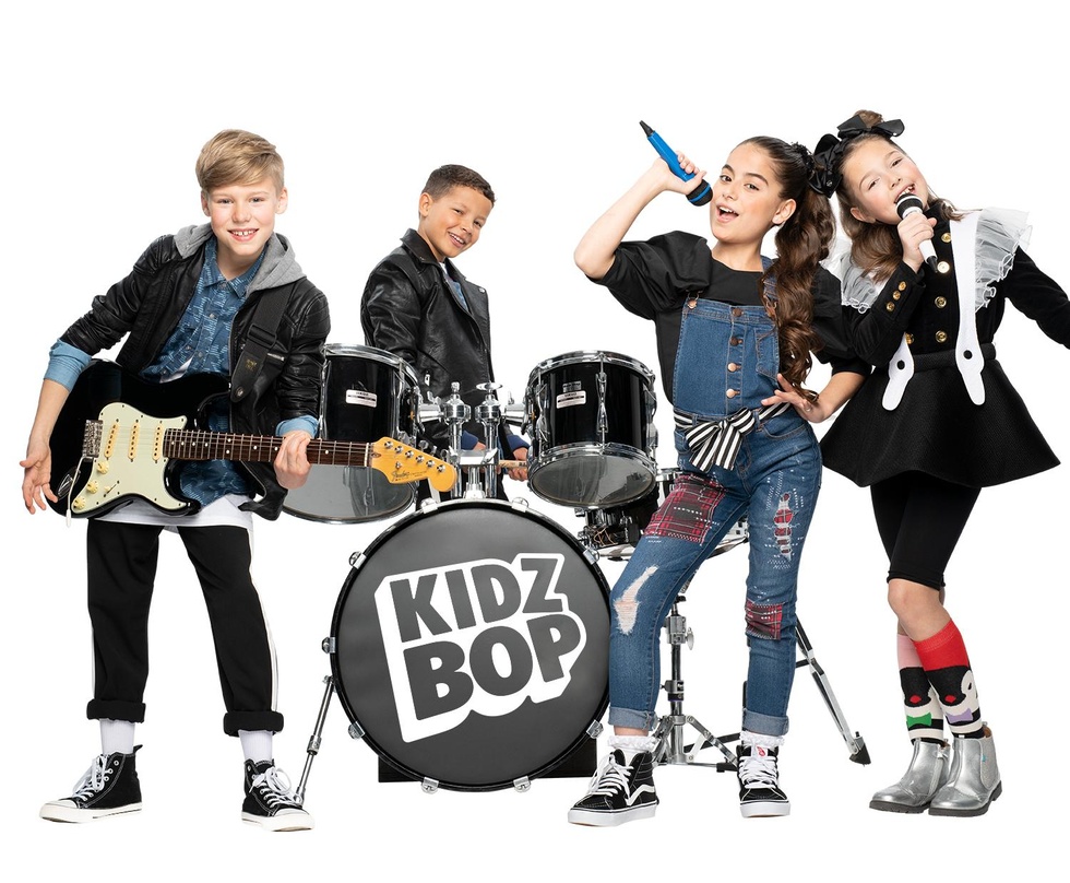 Singen bei den deutschen Kidz Bop Kids (von links) Kimi, Moreno, Magdalina und Evelyn.