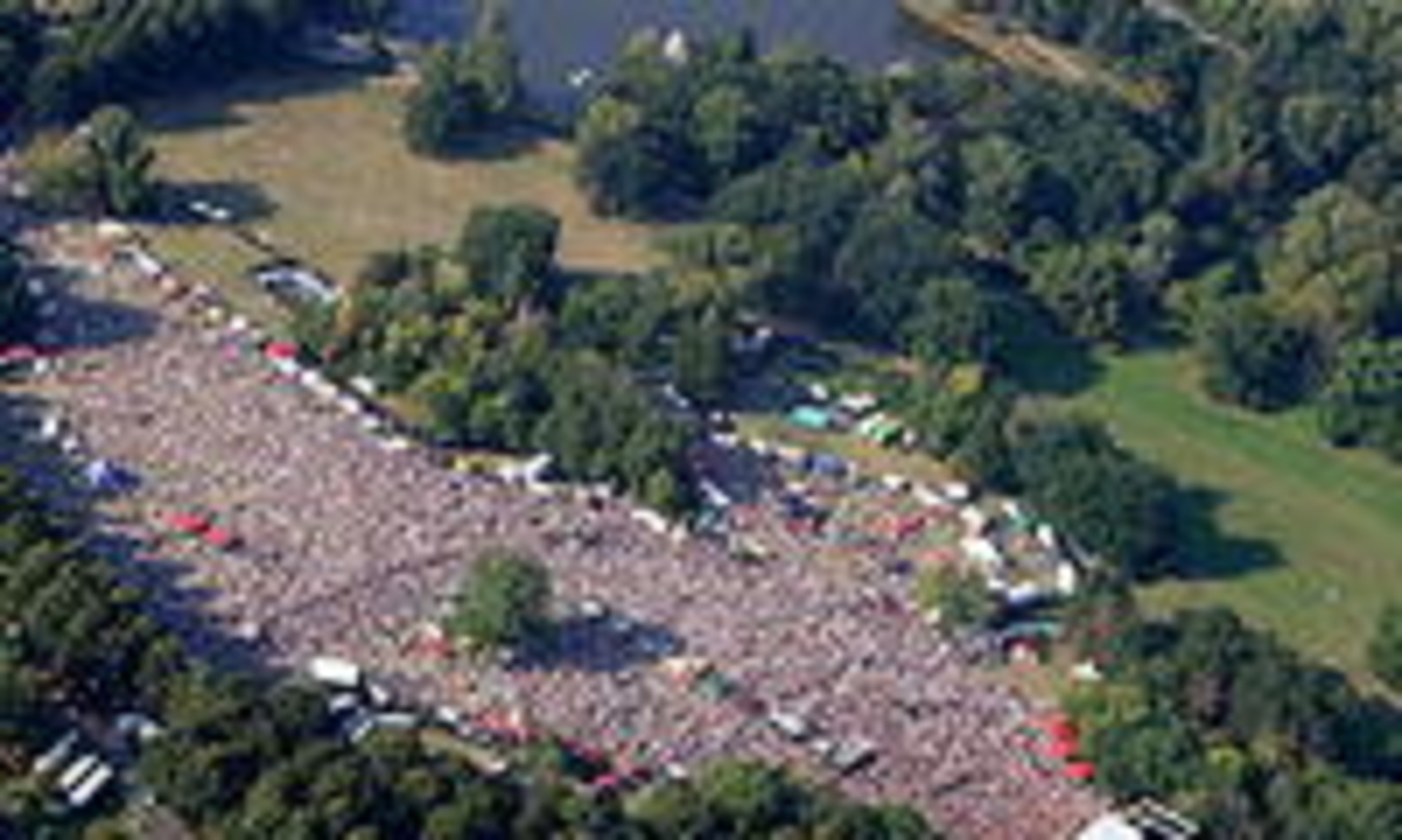 Gut belichtetes Spektakel: das Stars For Free-Festival