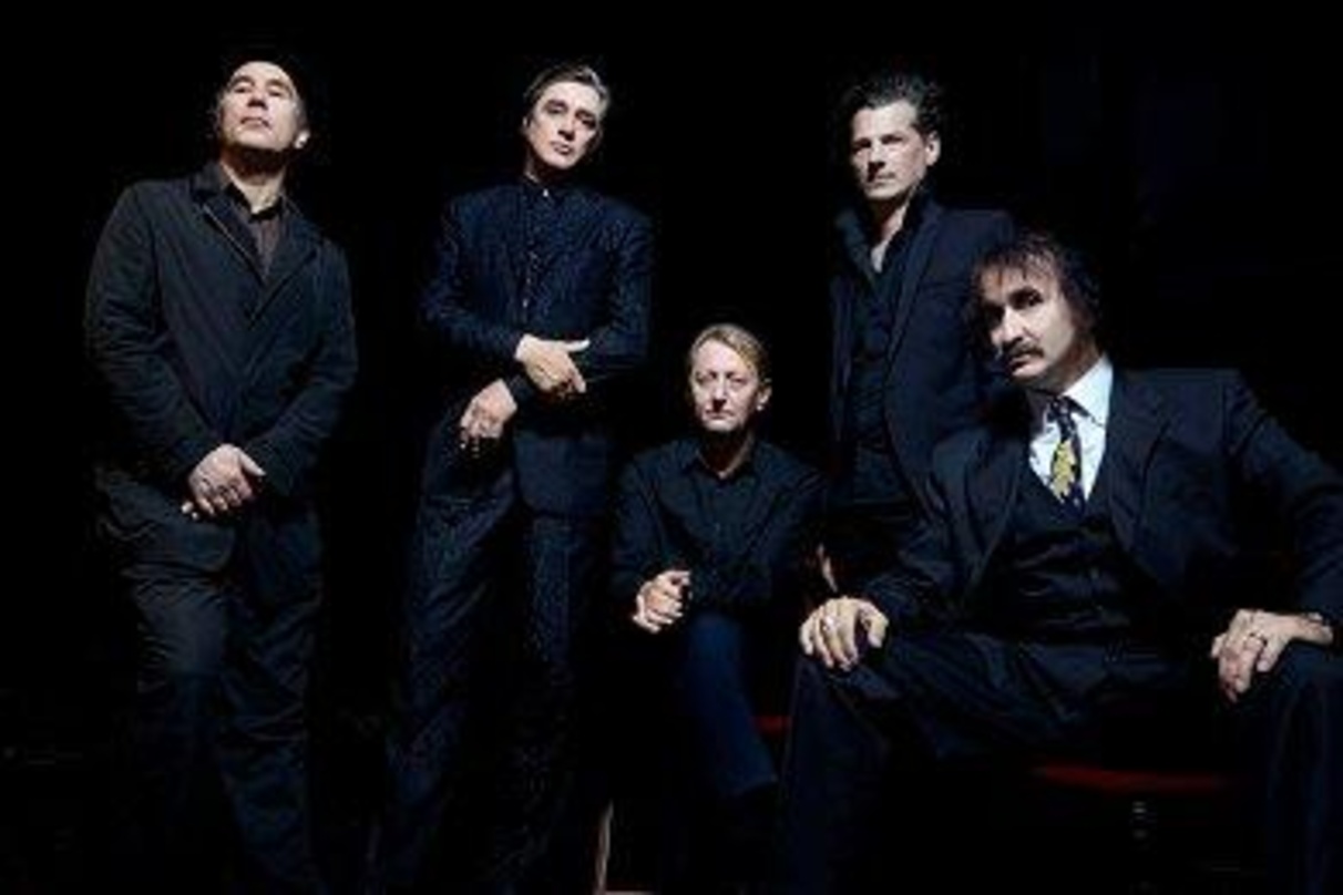 Bringen "Lament" in den Handel und auf die Bühne: Die Einstürzenden Neubauten
