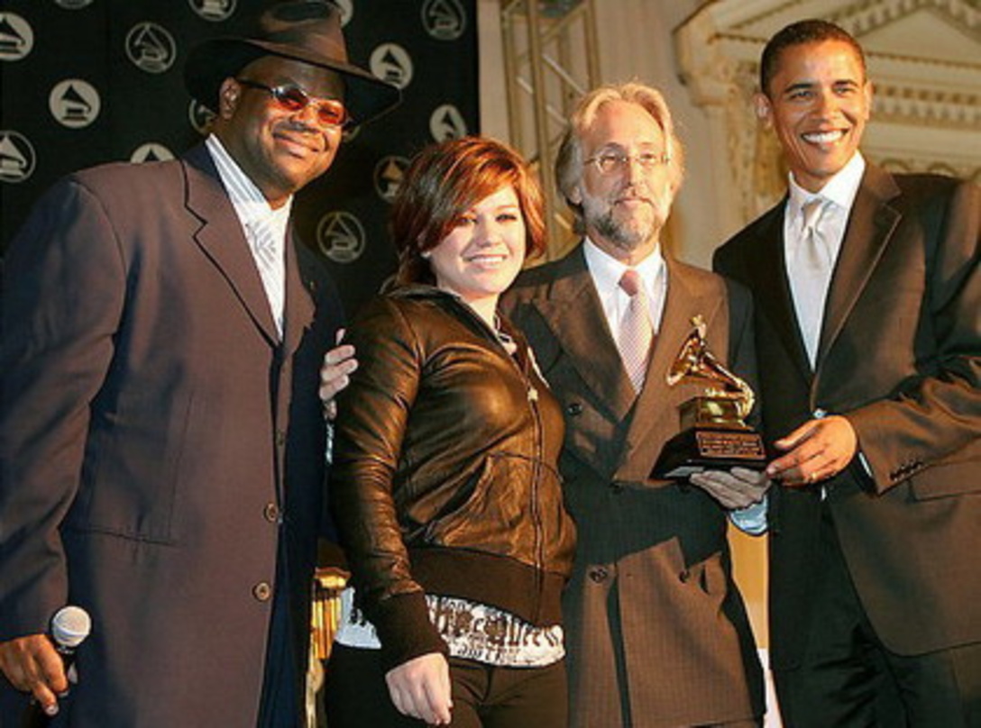 Trafen sich in Washington (v.l.n.r.): Jimmy Jam, Kelly Clarkson, Neil Portnow und Barack Obama