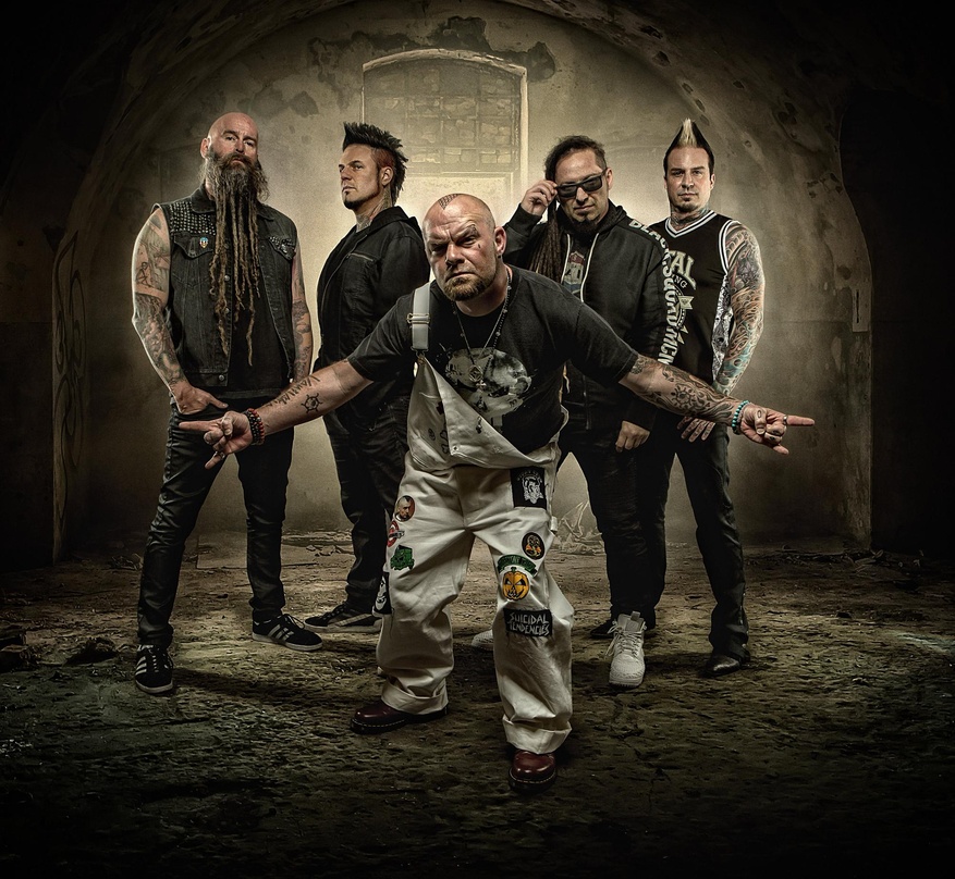 Preschen nach vorn: Five Finger Death Punch
