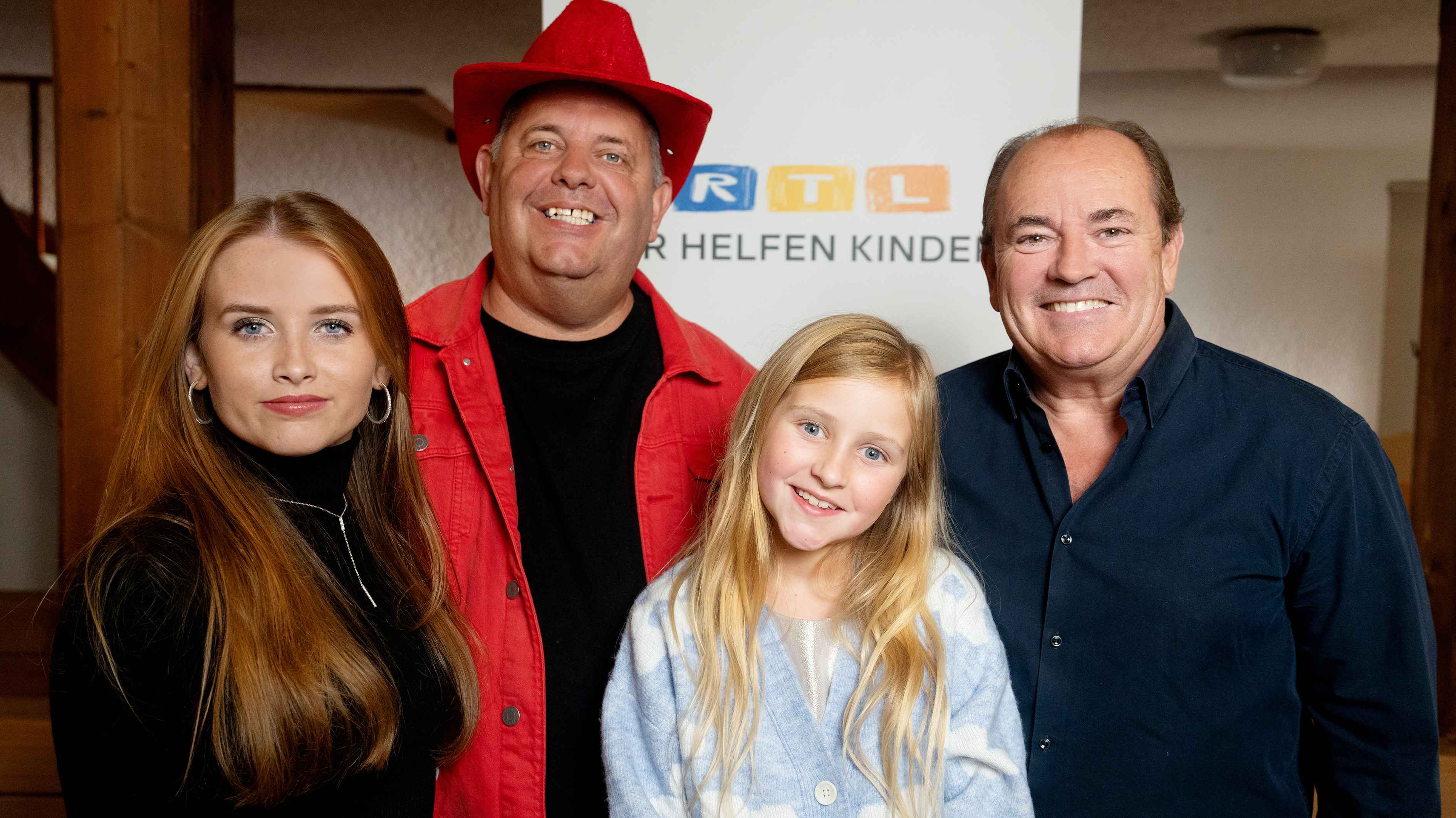 Machen sich für Kinder stark (von links): Lilian Kelly, Markus Becker, Lisann Kelly und Moderator Wolfram Kons.